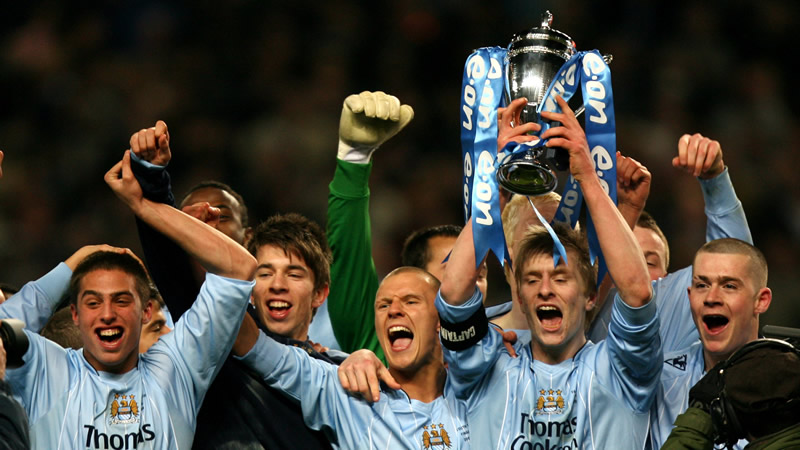 阿贾克斯官方：将彻查燃放烟花的肇事者，并采取适当措施（阿贾克斯官方：将严查违规燃放烟花者并采取后续措施）