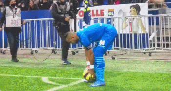 枪手传奇预测北伦敦德比！赖特：阿森纳2-0热刺，不担心曼城（赖特看好北伦敦德比：阿森纳2-0热刺，表示对曼城不担心）