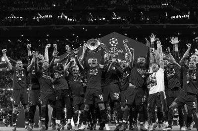 米兰补强后防线时出现新名字：萨索洛的杰伊·伊德泽斯