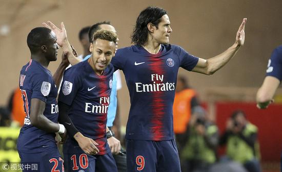 埃迪·豪：查洛巴对戈登的冲撞是明显的犯规，这是一粒点球（埃迪·豪：查洛巴撞倒戈登犯规明显，理应判点球）