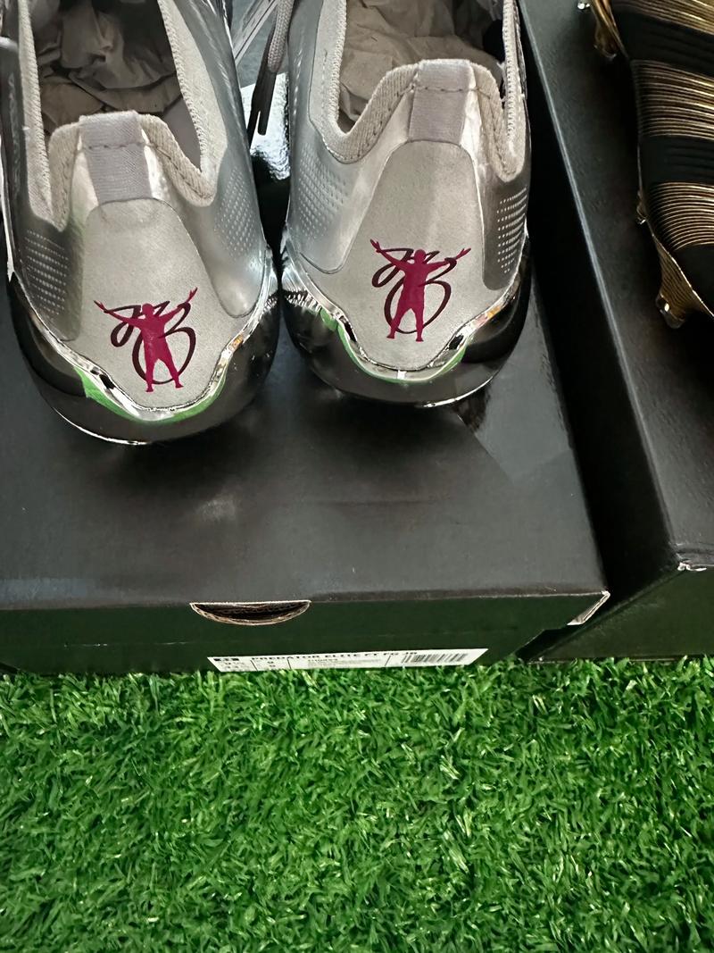 霍伊伦：无论发生什么，我都要留在曼联为我的位置而战（霍伊伦表态：无论如何都留在曼联，誓为位置而战）