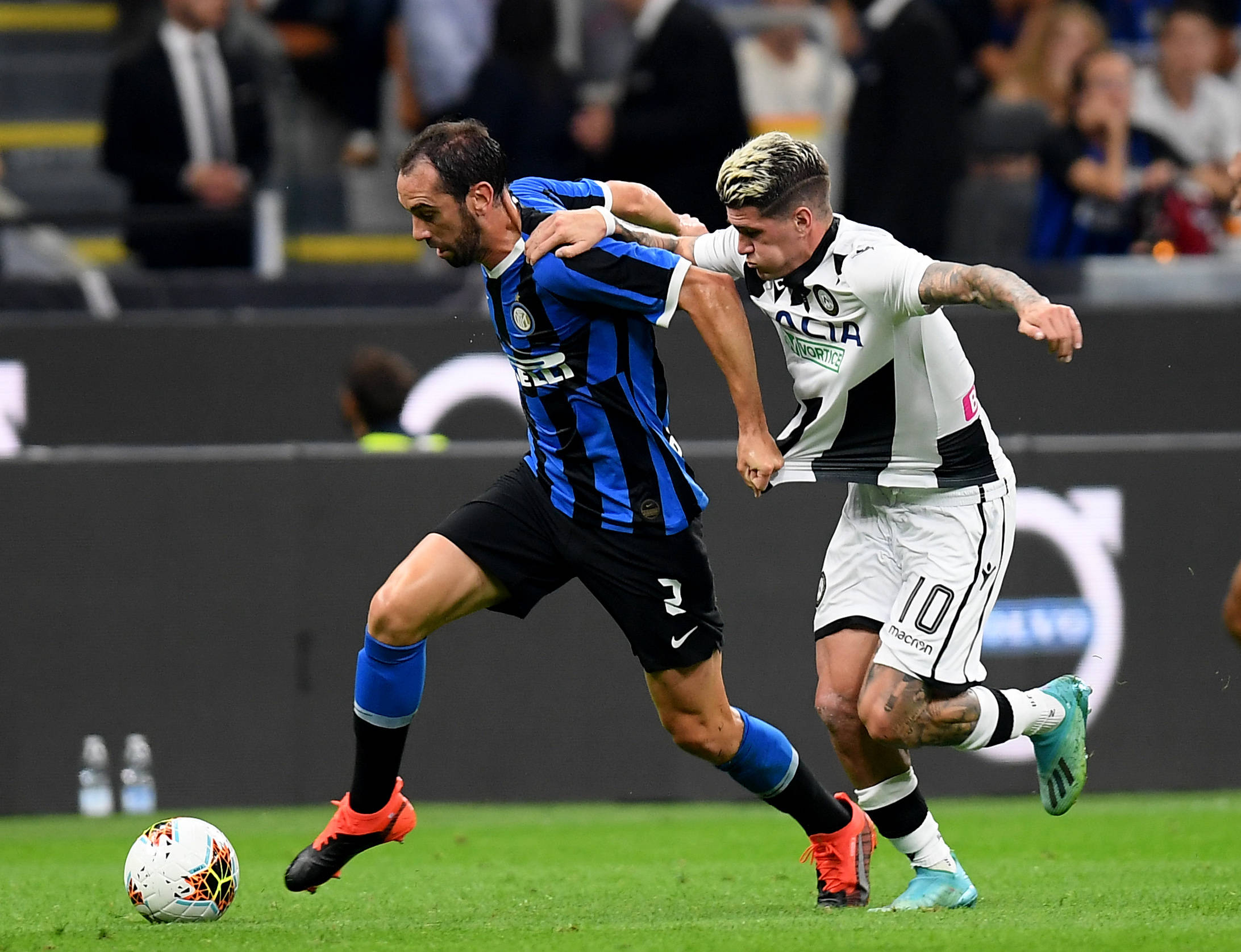 NBA战报：杰伦威&切特合砍50分，雷霆131-101狂胜爵士（NBA快讯：雷霆131-101大胜爵士，杰伦-威与切特合砍50分）