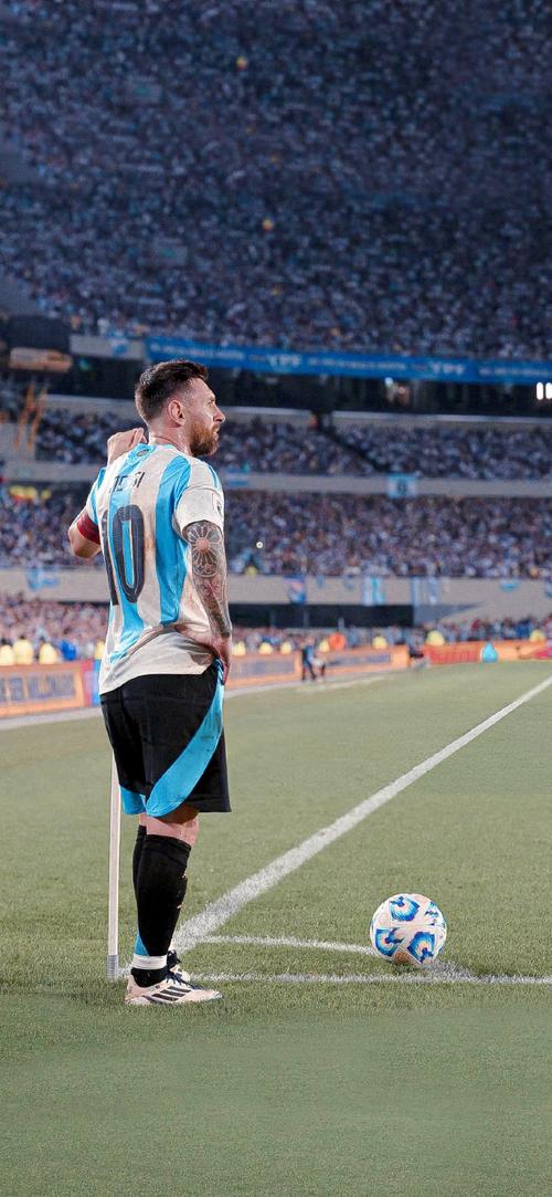 温格：除英超球队之外，拜仁和巴黎是最有希望赢得欧冠的球队（温格：英超之外，欧冠最大热门是拜仁与巴黎）