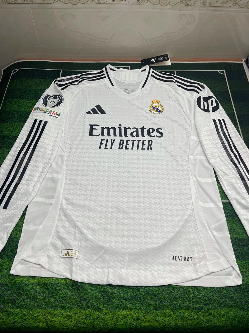 美职联半场：萨比、拉沃尔达破门，温哥华白浪2-0洛杉矶FC（美职联半场战报：萨比、拉沃尔达建功，温哥华白浪2-0洛杉矶FC）