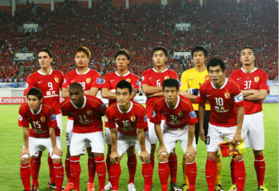 意甲积分榜：争冠白热化，米兰1球净胜球优势领先那不勒斯居首（意甲积分榜焦灼：米兰以1球净胜优势力压那不勒斯领跑）