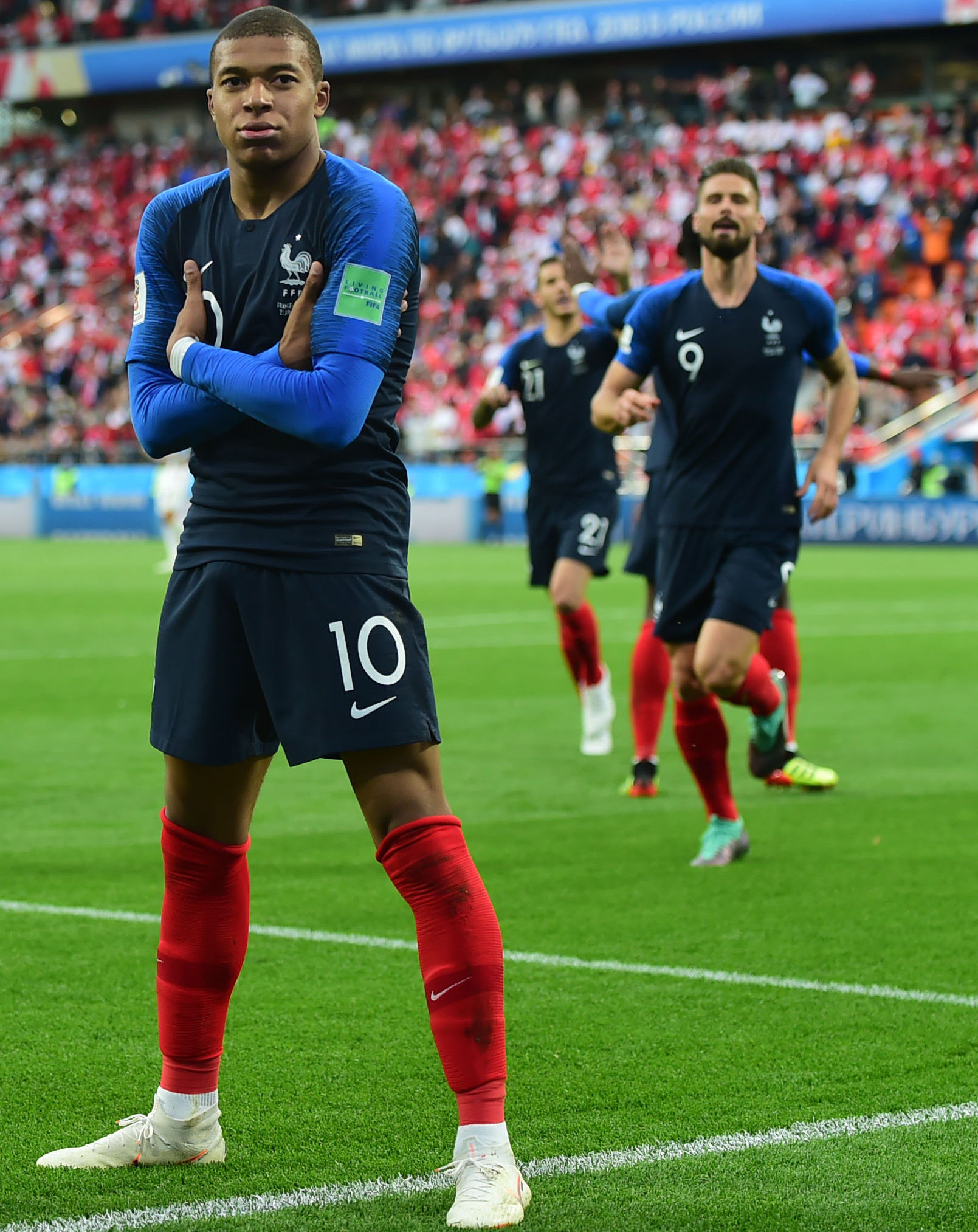 无缘直通世界杯后麦克拉伦辞职，迪尼：他照着稿子念，很虚伪（冲击世界杯直通失败，麦克拉伦请辞；迪尼批其照稿宣读不真诚）