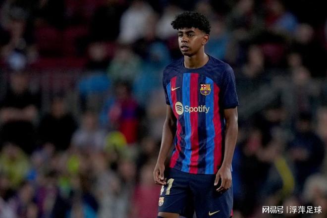 伊涅斯塔：佩德里不必成为我，希望他未来达到更高水平（伊涅斯塔：佩德里无需做我的翻版，期待他未来更上一层楼）