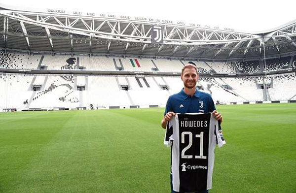 前意甲裁判谈DV9点球被吹：他和防守球员互有拉扯，都不犯规（前意甲裁判评DV9点球被取消：与后卫互相拉扯，均不构成犯规）