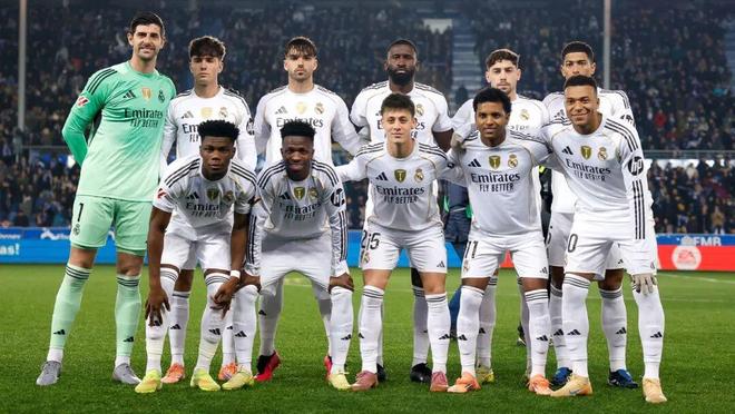 张琳芃第11次赢得中超冠军，超越郑智成国内联赛历史第一人！（张琳芃收获中超第11冠，超越郑智加冕国内联赛历史第一人）