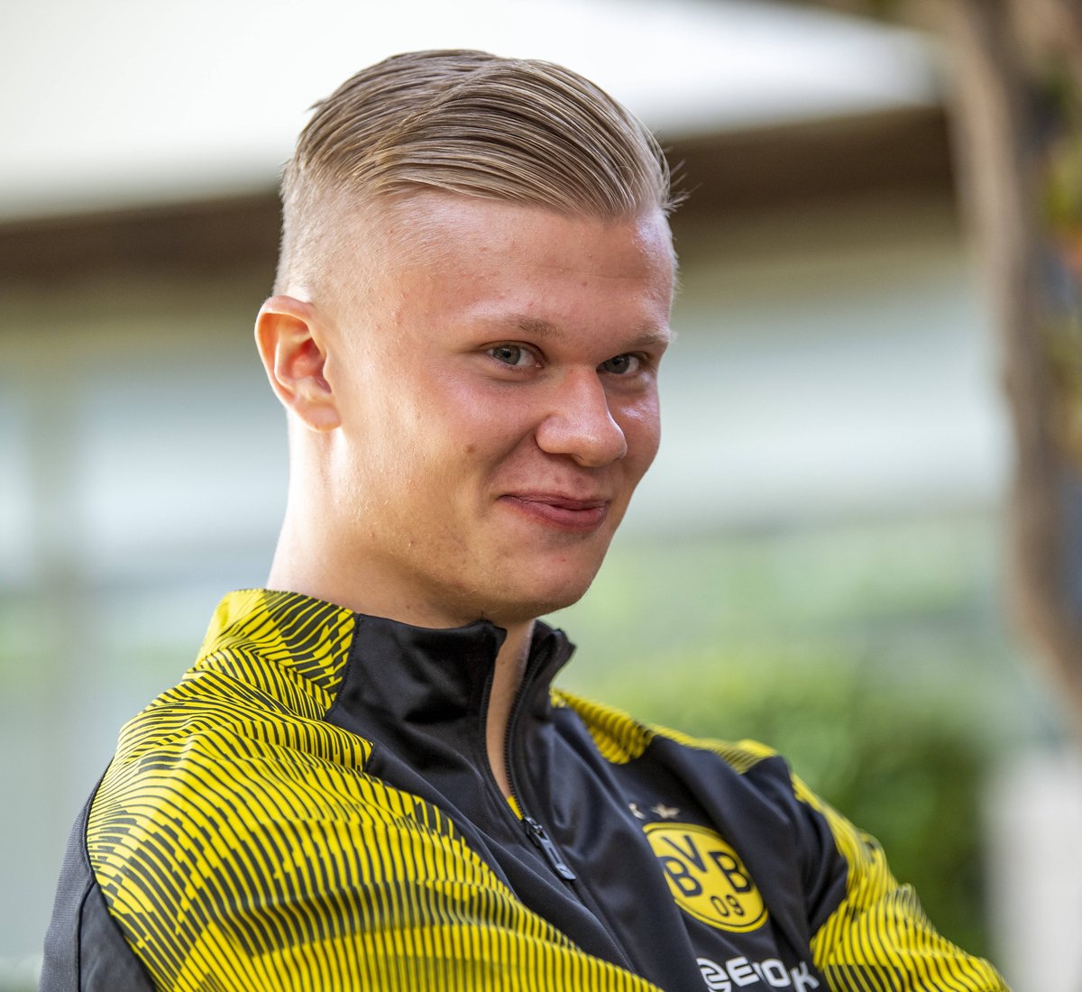 德乙前瞻：柏林赫塔各项赛事四连胜，布伦瑞克12轮6人染红（德乙前瞻：柏林赫塔豪取四连胜，布伦瑞克12轮累计6张红牌）